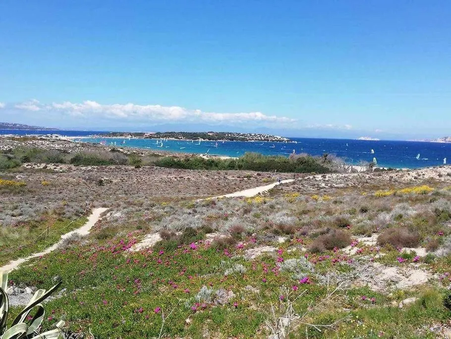 Casa vacanze Villetta Trilocale con Giardino 1.3 Porto Pollo Italia